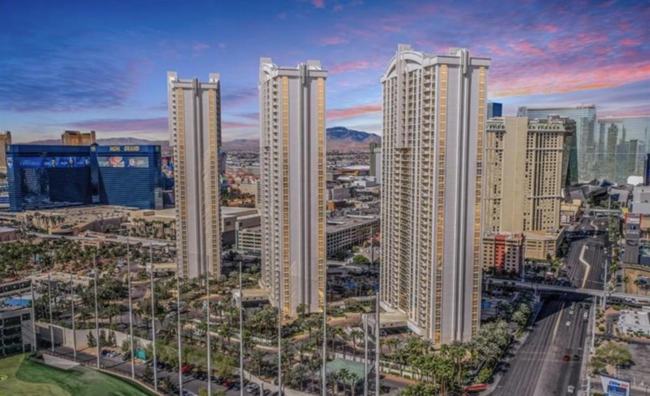 Balcony Full Strip View Suite Mgm Signature Free Valet Las Vegas Zewnętrze zdjęcie